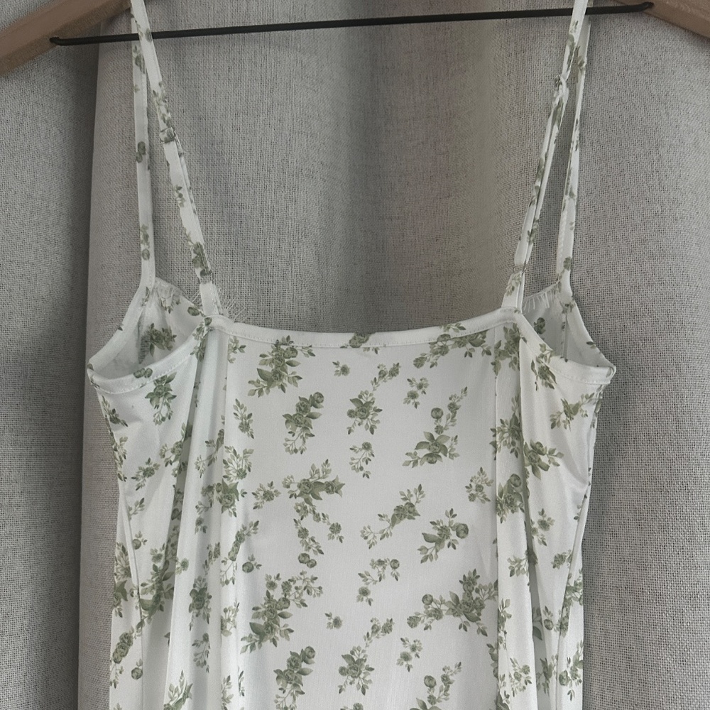 Spring dress - Picture 4 of 5